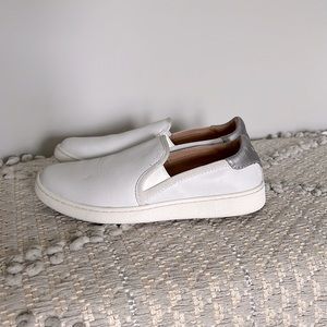 UGG Women's Cas Fashion Sneaker. Size 7